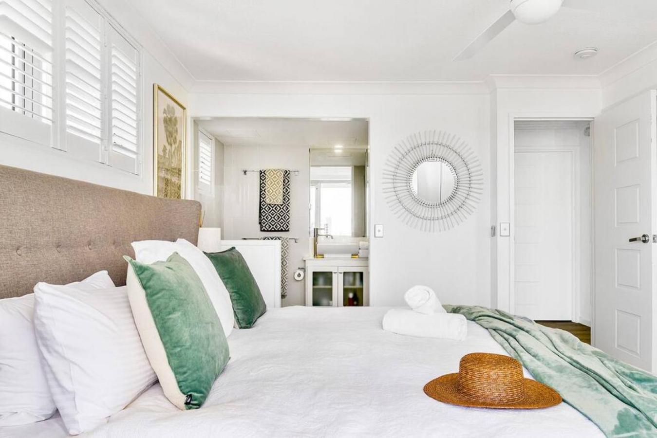 Skyfall - Breathtaking Views From Sunrise -sunset Apartment